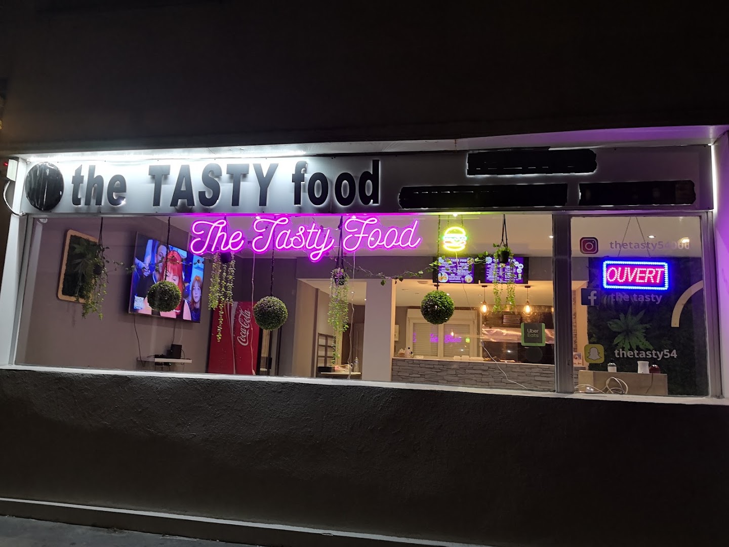 The Tasty Food · Photos 1